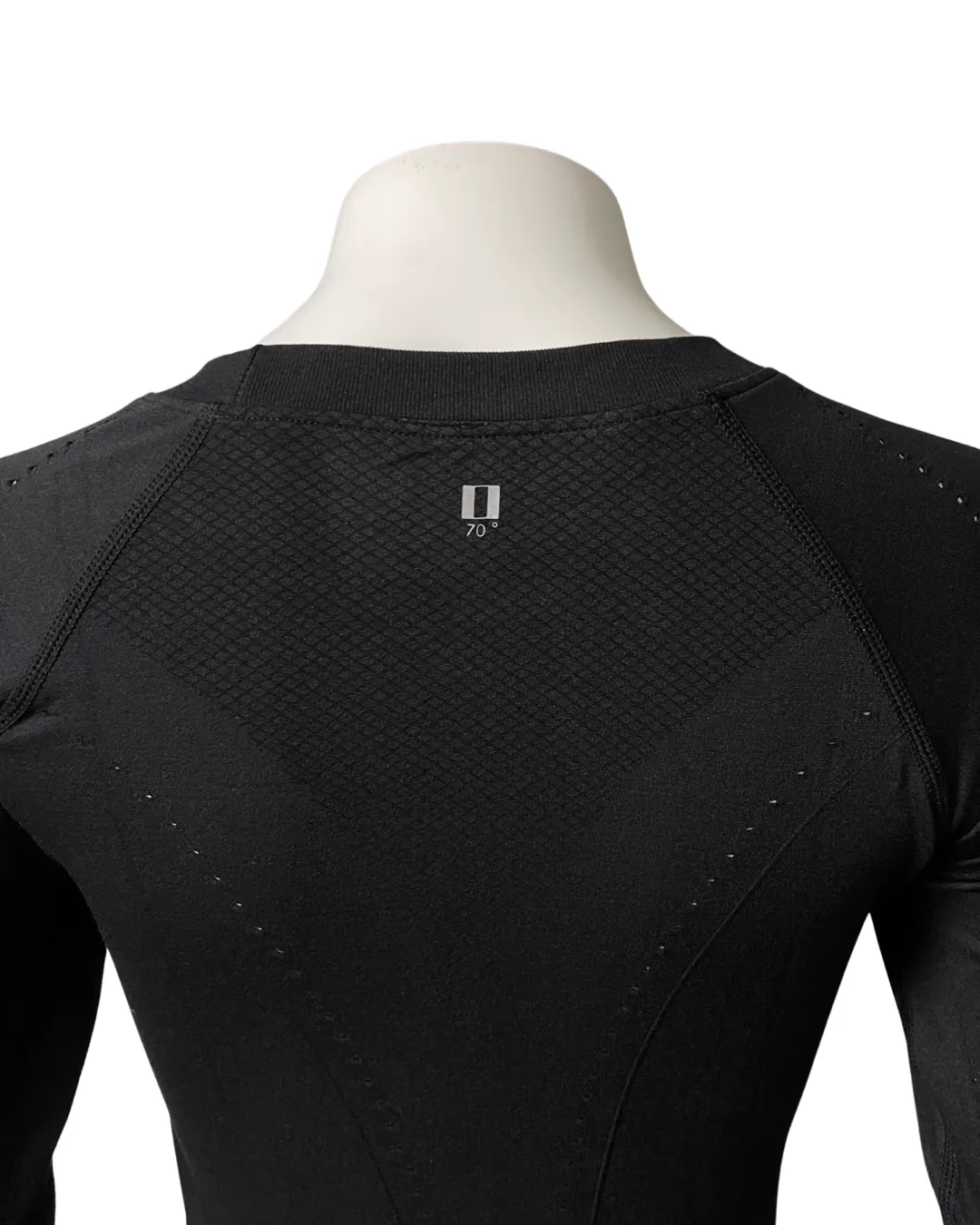 70° Signature Seamless UPF 50  Long Sleeve Tee in Classic Black