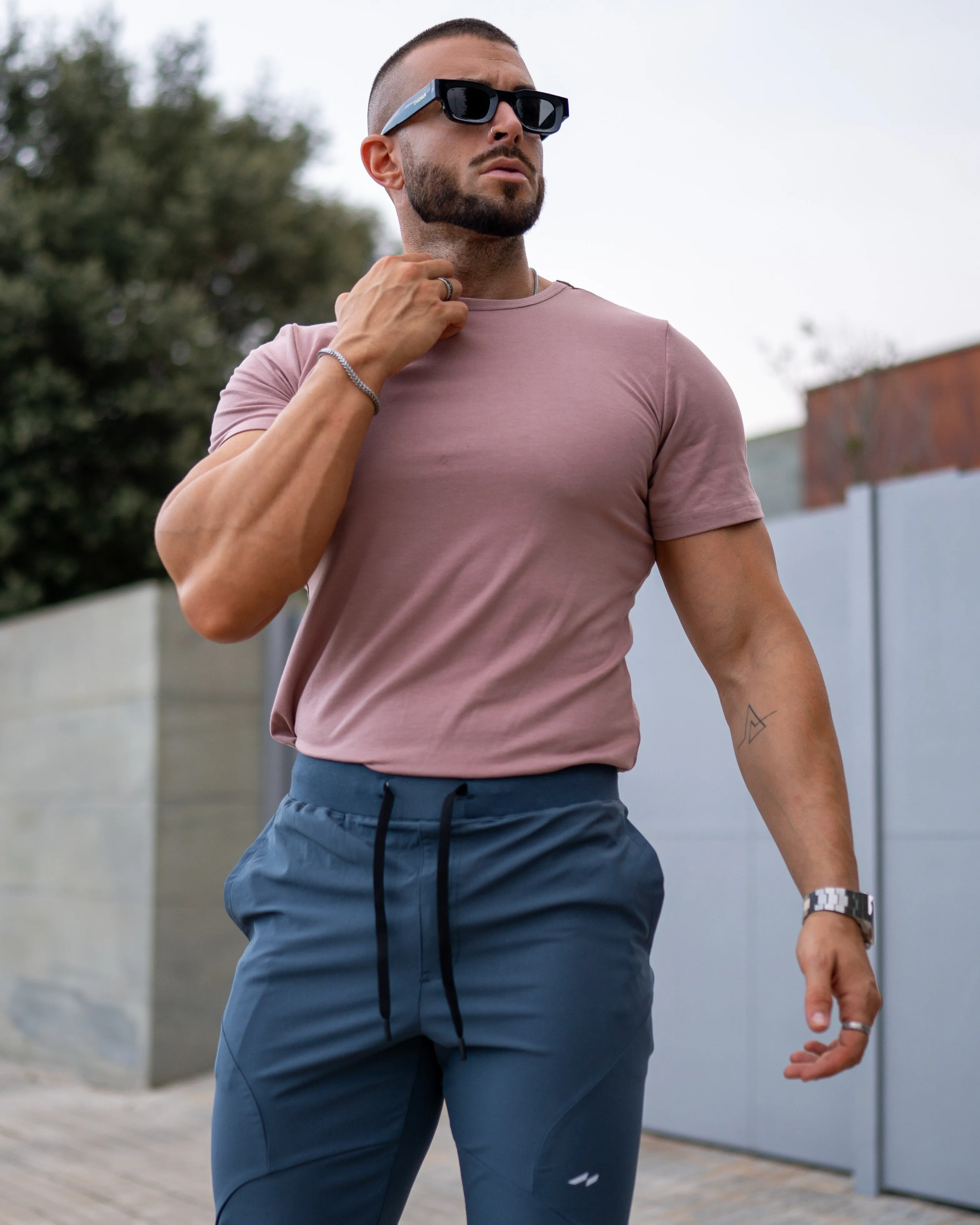 All Day Elite Curve-Hem Tee Short Sleeve