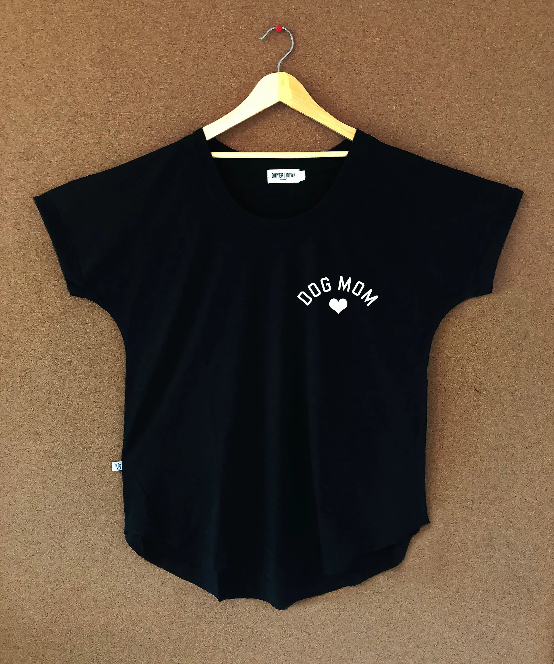 DWY-031 - Weekender Tee - Dog Mom - Black