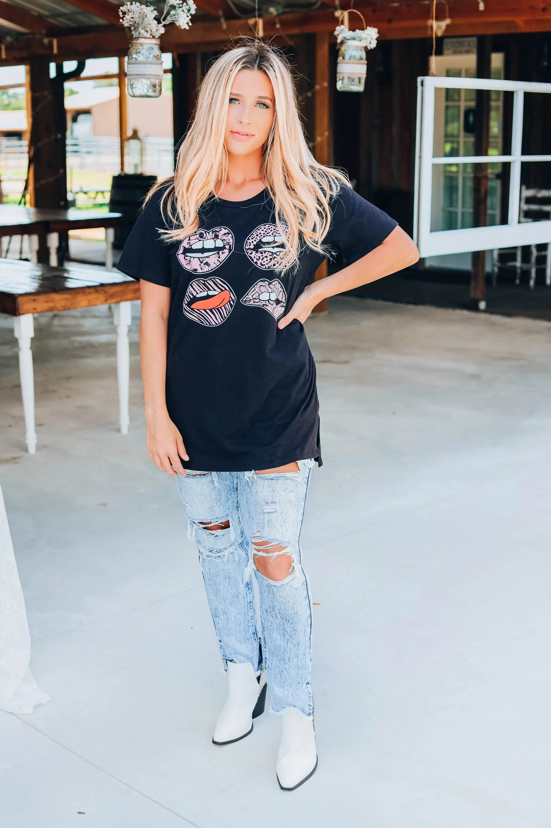 Mood Lip Graphic Tee - Black