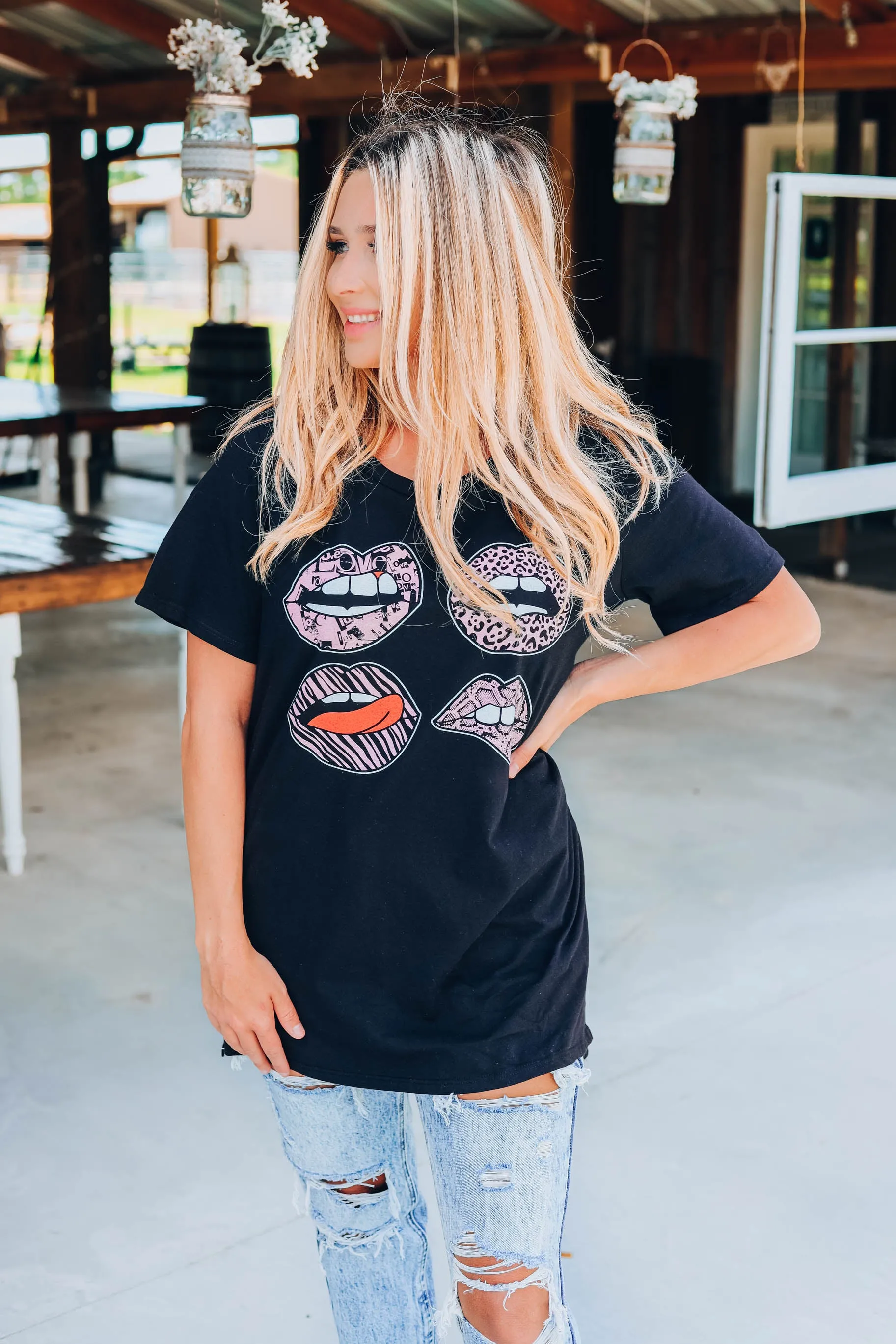 Mood Lip Graphic Tee - Black