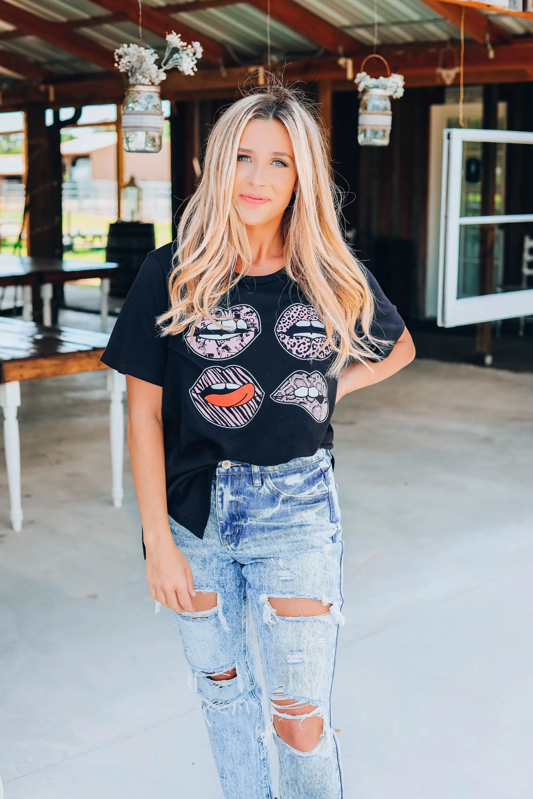 Mood Lip Graphic Tee - Black