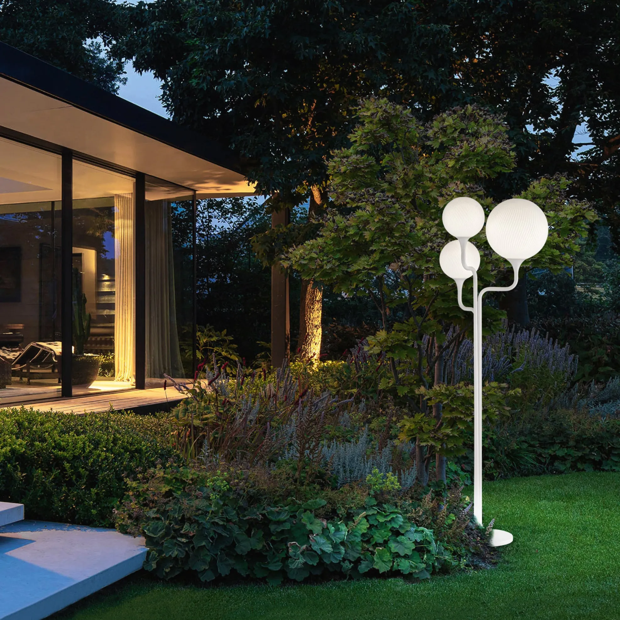 Tee STL3 Outdoor Floor Lamp