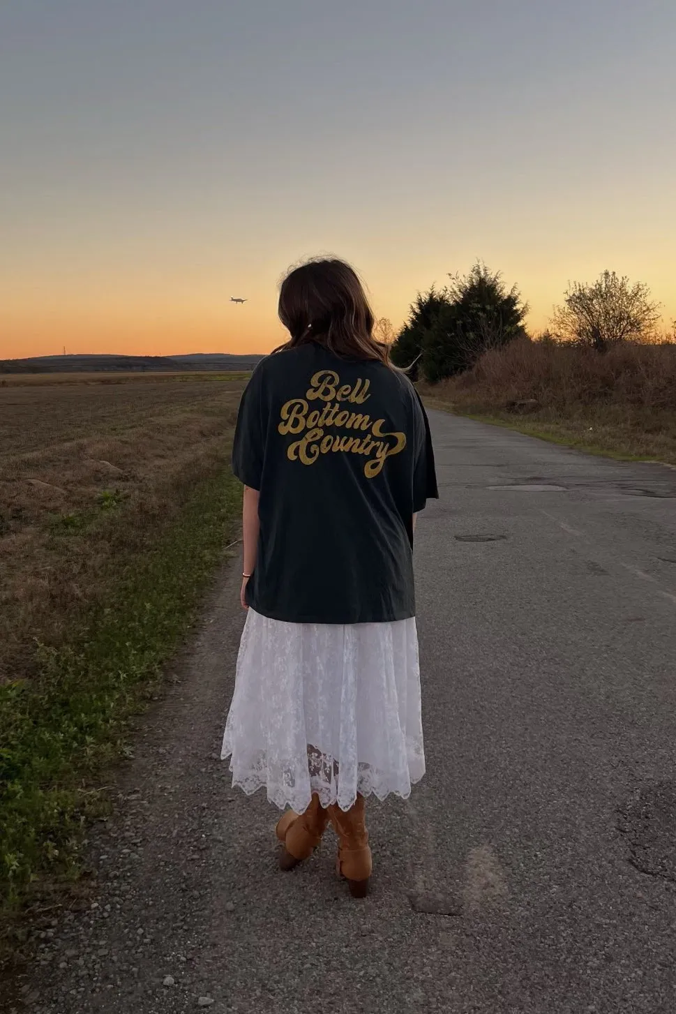 Women's Daydreamer Graphic Tee | Lainey Wilson Hold My Halo | Oversized T-Shirt